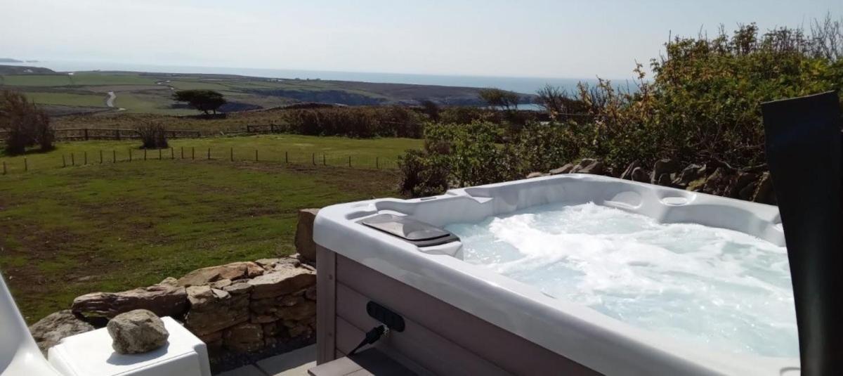 Tan Y Cytiau Villa Holyhead Room photo